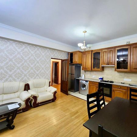 Cozy New Renovated 2 Bedroom+Balcony Apartment ,New Residential Building, Near Republic Square In City Center Yerevan Exterior photo